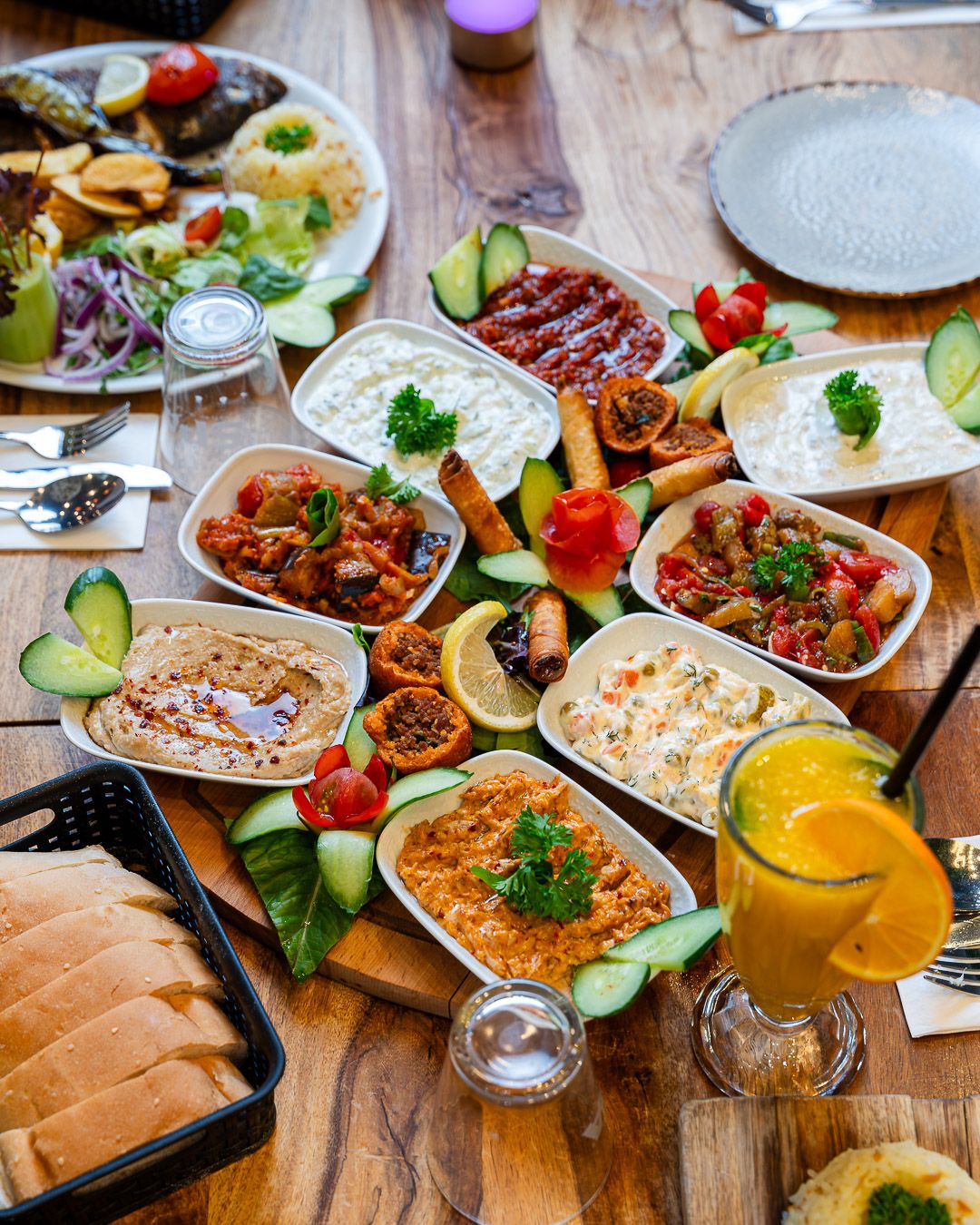 Rijke mezzetafel om te delen